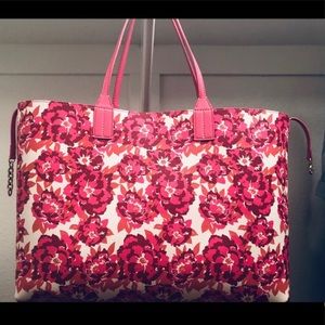 Tommy Hilfiger 2 for 1 Reversible Travel Tote